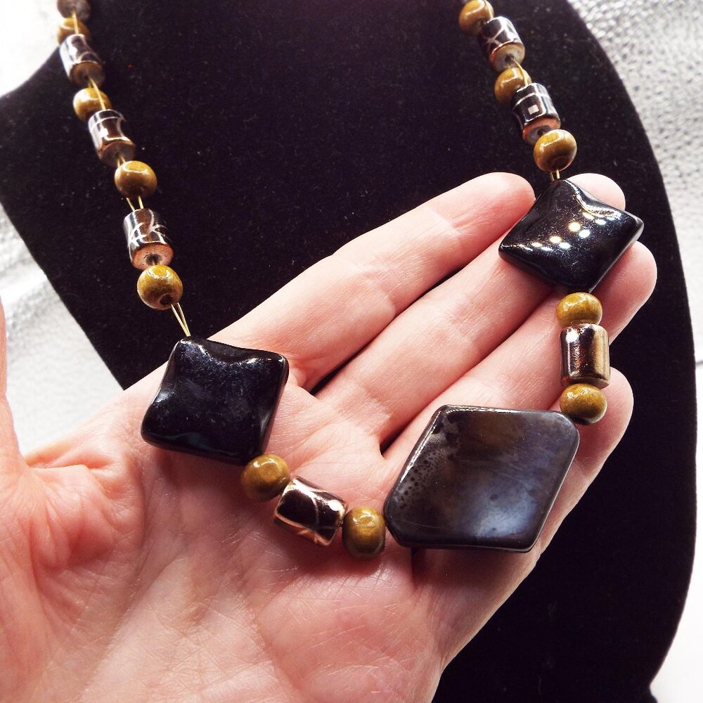 HANDMADE FLOATING DIAMOND SHAPED BLACK STONE, METAL BEADS ON WIRE NECKLACE 20